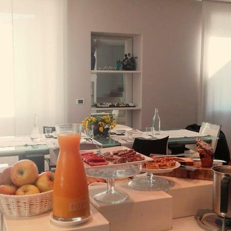 Largo Fileni 7 Bed and Breakfast San Benedetto del Tronto Buitenkant foto