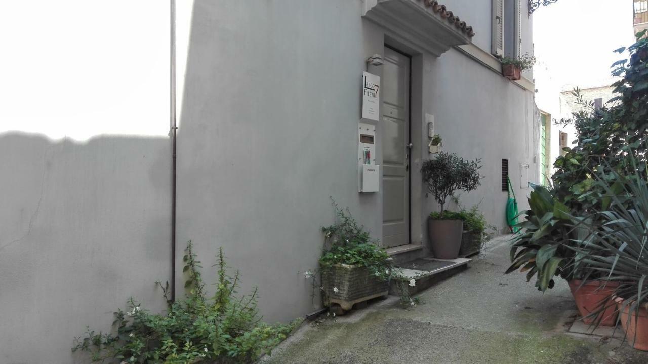 Largo Fileni 7 Bed and Breakfast San Benedetto del Tronto Buitenkant foto